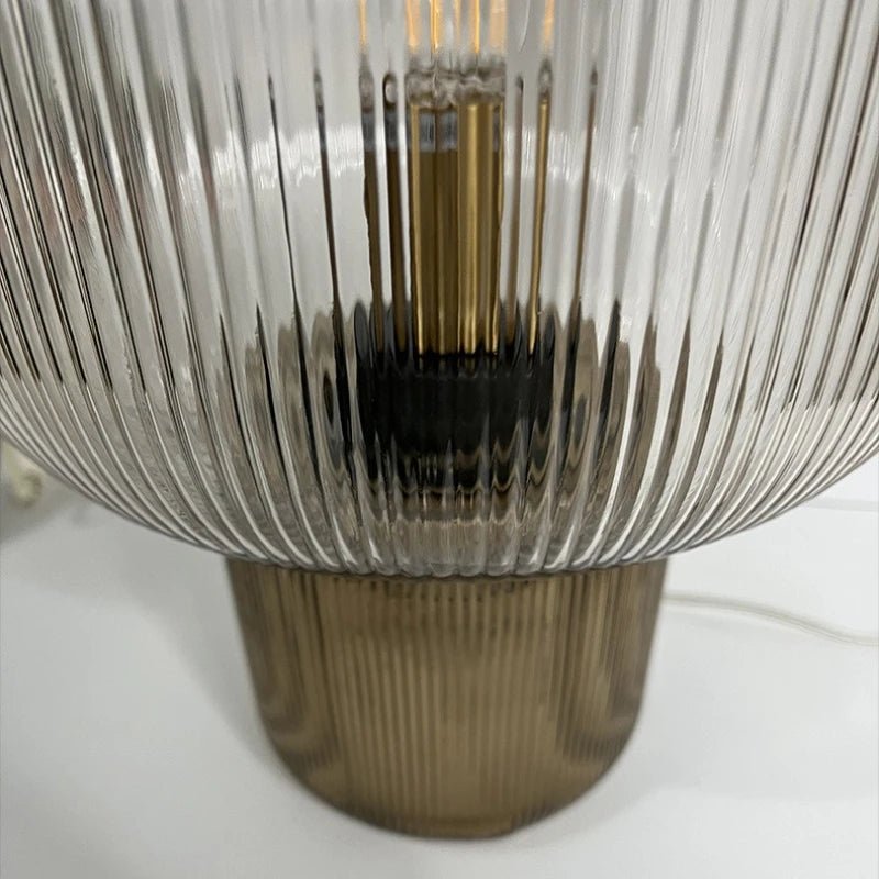 Lampe de table design minimaliste en verre pour lecture intérieure - Luminous Place