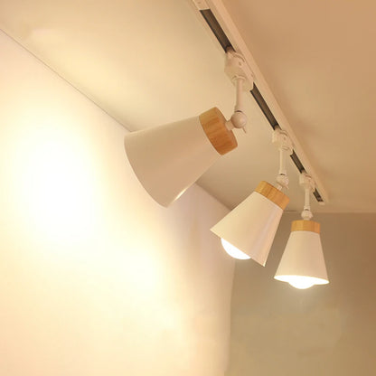 Plafonnier LED sur Rail Nordique en Fer et Bois, Éclairage Moderne Salon