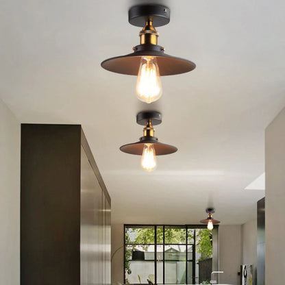 Plafonnier industriel vintage en fer noir, éclairage chaleureux pour salon et cuisine