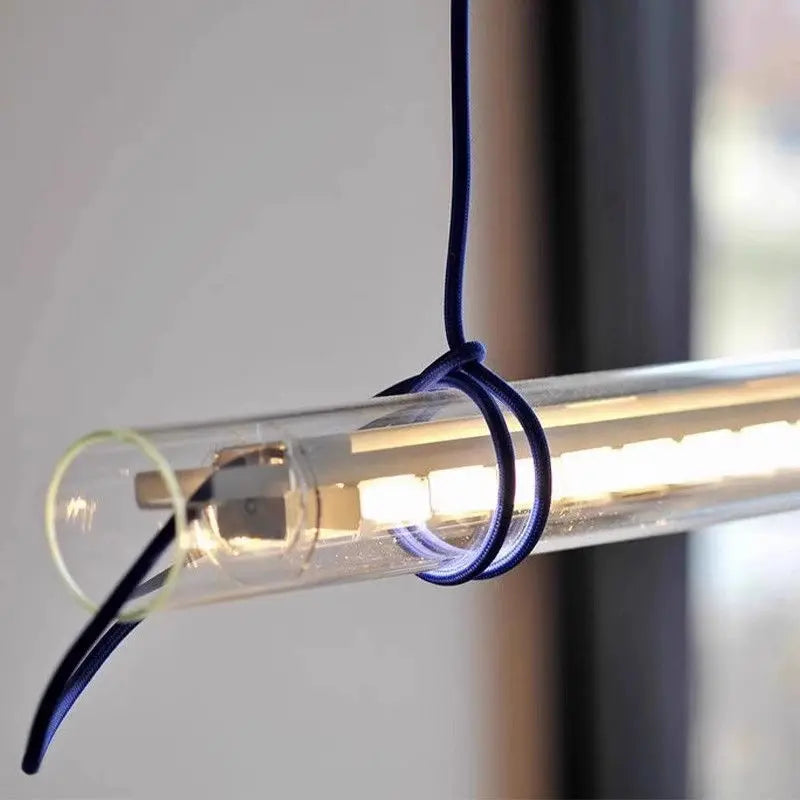 Suspension LED moderne en métal noir, design minimaliste pour cuisine et restaurant