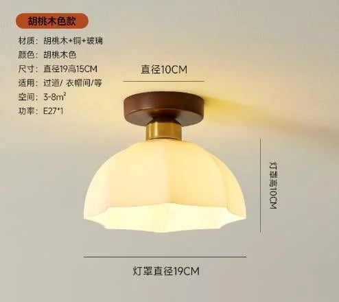 Plafonnier d'entrée en bois et verre, style wabi sabi rétro, ambiance chaleureuse