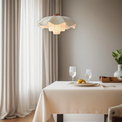 Suspension Lustre français pétale nordique en tissu crème, lumière chaude élégante pour salon et chambre