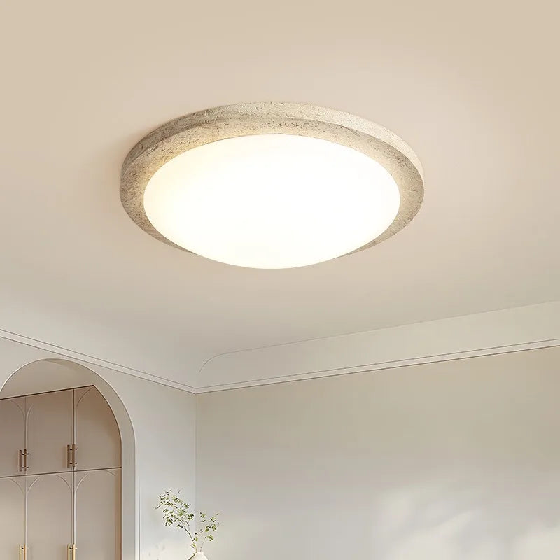 Plafonnier rond LED en travertin jaune, design wabi sabi naturel pour intérieur