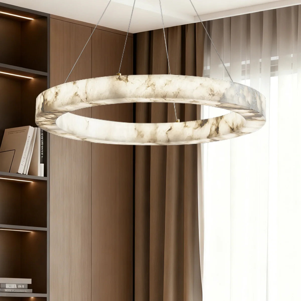 Suspension ronde en faux marbre résine, lumière chaude et design moderne