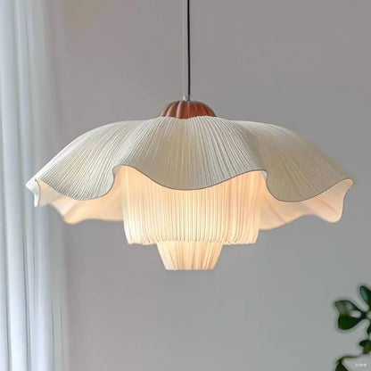 Suspension Lustre français pétale nordique en tissu crème, lumière chaude élégante pour salon et chambre