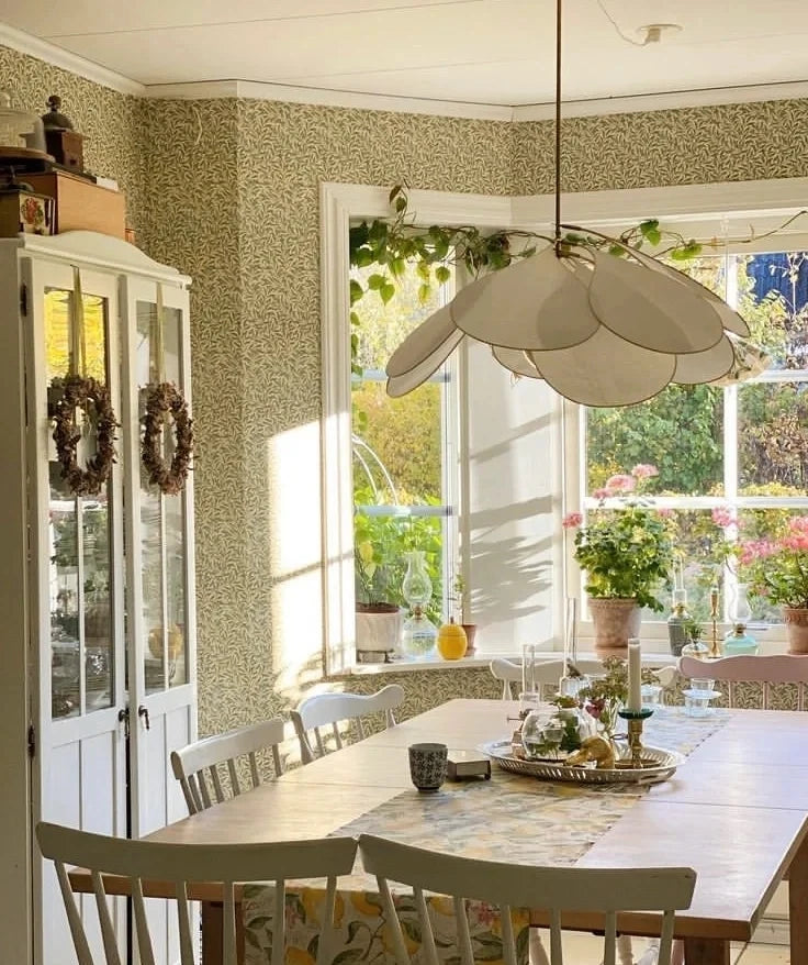 Suspension LED fleur en tissu coloré pour salon et salle à manger, lumière chaleureuse