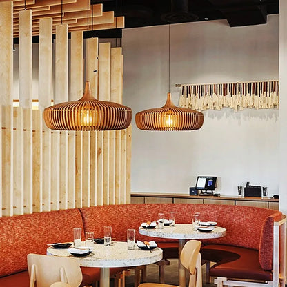 Suspension Clava Dine en bois design vintage pour intérieur cosy