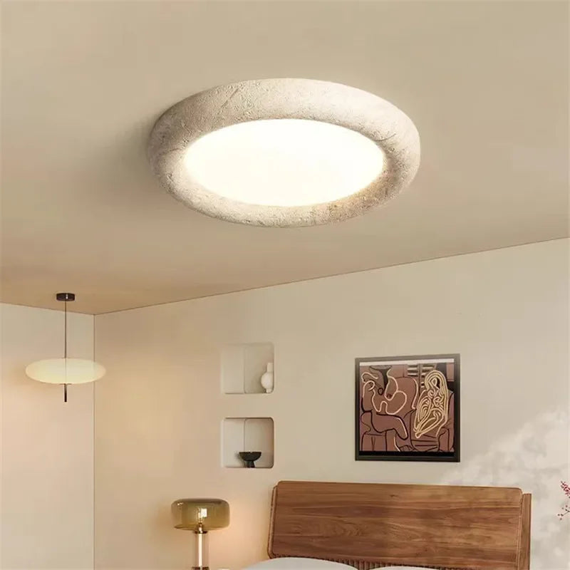 Plafonnier rond LED en travertin jaune, design wabi sabi naturel pour intérieur