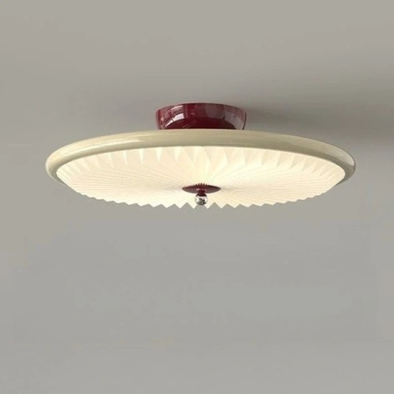 Plafonnier rétro crème style ancien en fer effet bois de noyer, lumière chaleureuse