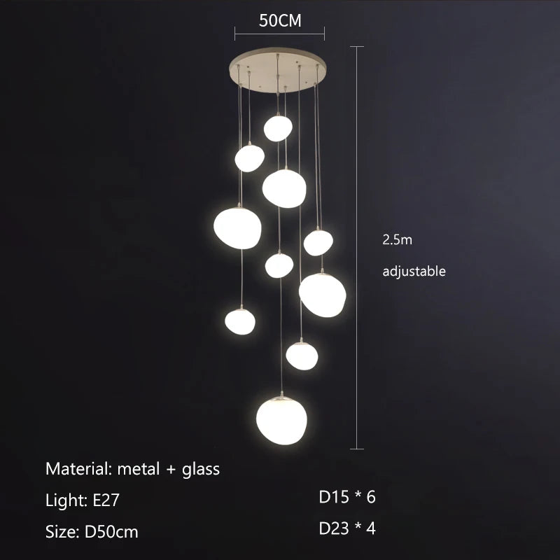 Suspension LED en verre blanc Gregg, design moderne pour villa et escalier