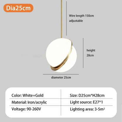 Suspension nordique à 73 boules en acrylique doré pour intérieur élégant