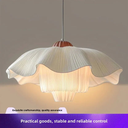 Suspension Lustre français pétale nordique en tissu crème, lumière chaude élégante pour salon et chambre