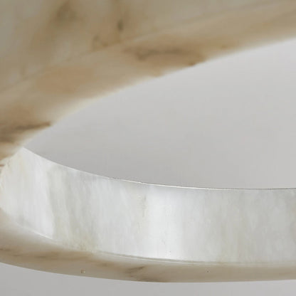 Suspension ronde en faux marbre résine, lumière chaude et design moderne