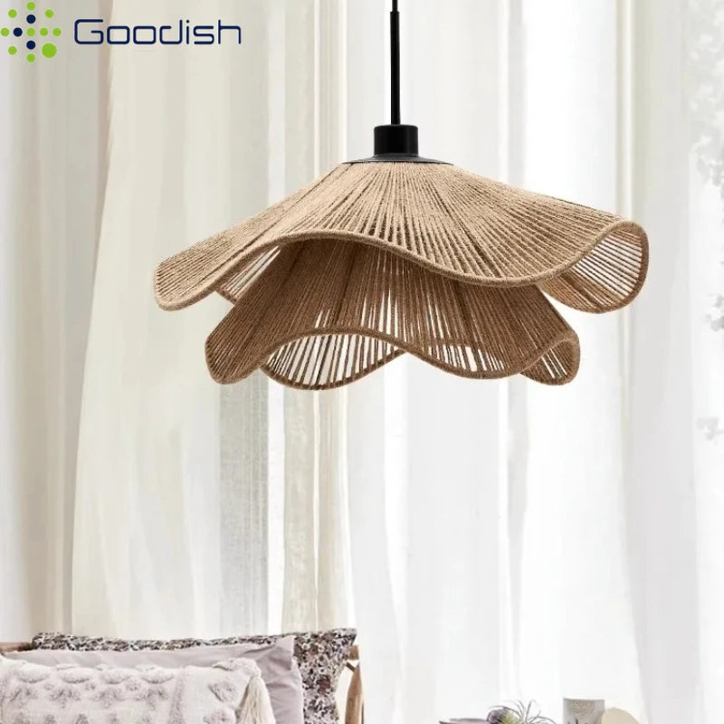 Suspension vintage en rotin tissé forme fleur Wabi Sabi lumière chaude