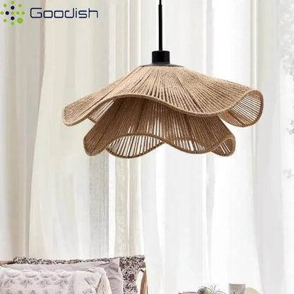 Suspension vintage en rotin tissé forme fleur Wabi Sabi lumière chaude