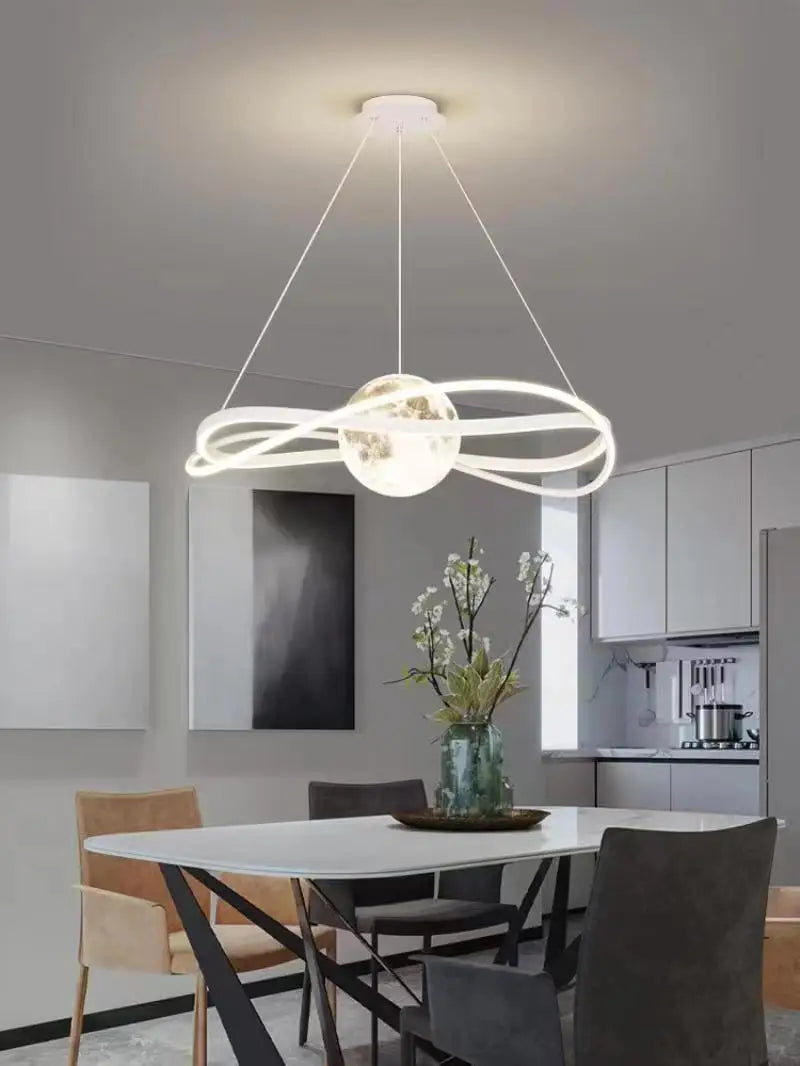 Suspension LED moderne minimaliste en aluminium, lumière dimmable et ambiance chaleureuse