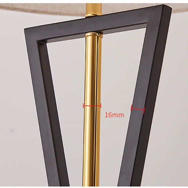 Lampadaire autoportant en fer au design nordique moderne, lumière d’ambiance intérieure - Luminous Place