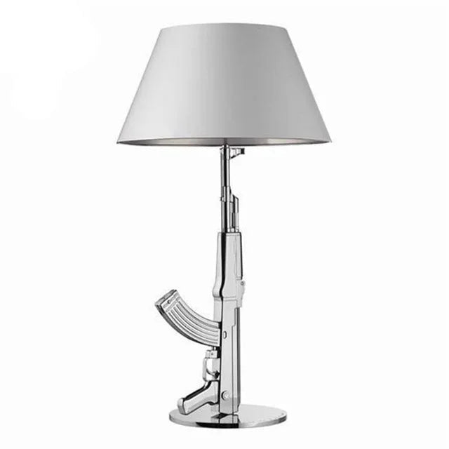 Lampadaire LED AK47 design post - moderne en métal doré, éclairage d’angle pour intérieur - Luminous Place