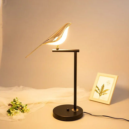 Lampadaire LED autoportant oiseau en acrylique design Art Déco - Luminous Place