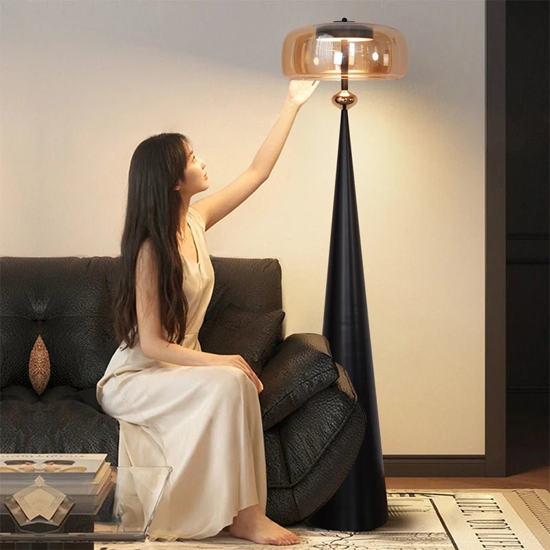 Lampadaire LED design italien minimaliste en métal pour ambiance cosy - Luminous Place