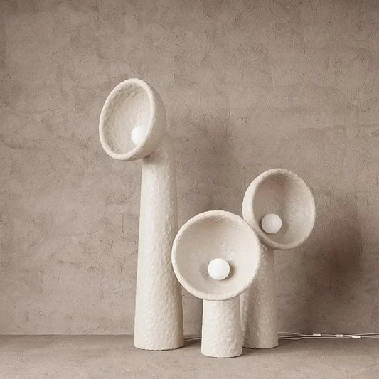 Lampadaire LED en résine style rétro nordique, lumière chaleureuse pour salon et bureau - Luminous Place