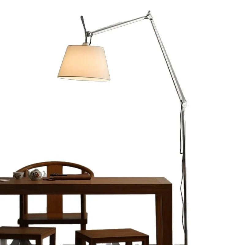 Lampadaire LED industriel en métal, bras réglable télescopique, ambiance cosy - Luminous Place