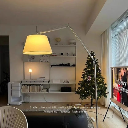 Lampadaire LED industriel en métal, bras réglable télescopique, ambiance cosy - Luminous Place