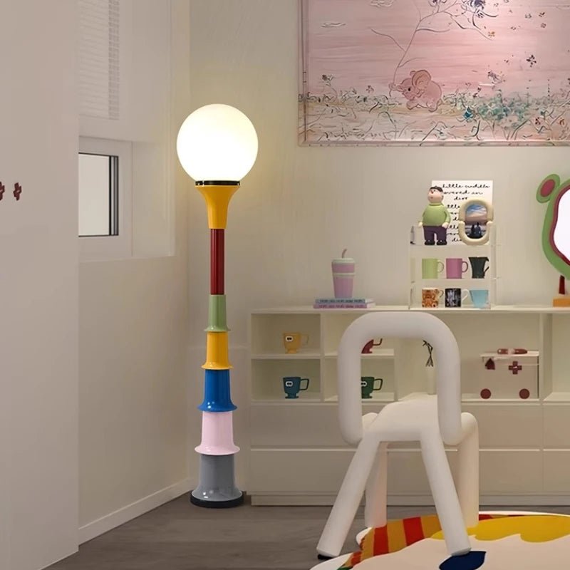 Lampadaire Memphis médiéval en fer et acrylique LED pour salon et chambre - Luminous Place