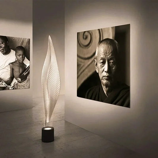 Lampadaire moderne minimaliste nordique en métal avec lumière LED pour salon - Luminous Place