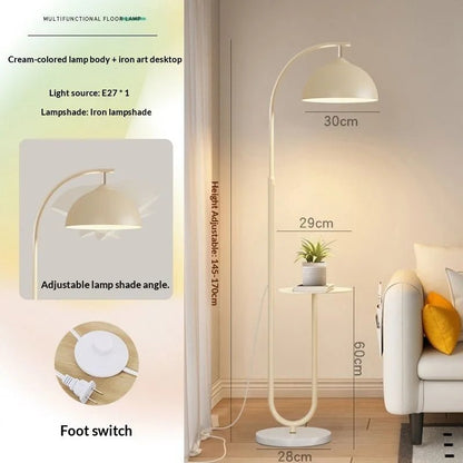 Lampadaire Nordique 2025 avec Table d'Appoint Multifonction en Fer et Bois, Lumière LED Ambiance Cosy - Luminous Place