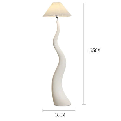 Lampadaire nordique rétro en ferronnerie, lumière chaude pour salon et chambre - Luminous Place