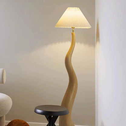 Lampadaire nordique rétro en ferronnerie, lumière chaude pour salon et chambre - Luminous Place