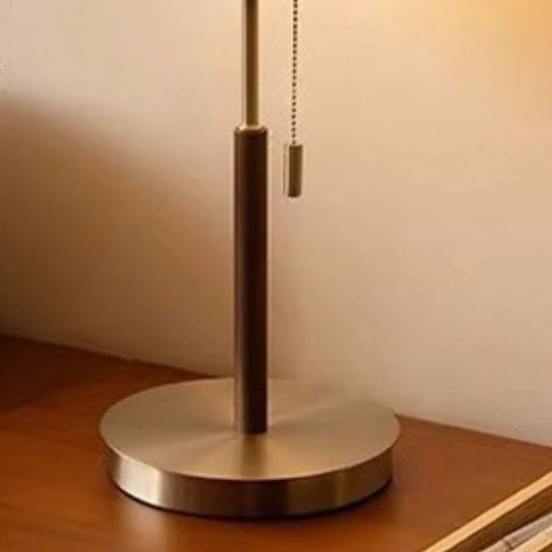 Lampe de table Bauhaus en verre, éclairage d’intérieur simple et cosy - Luminous Place