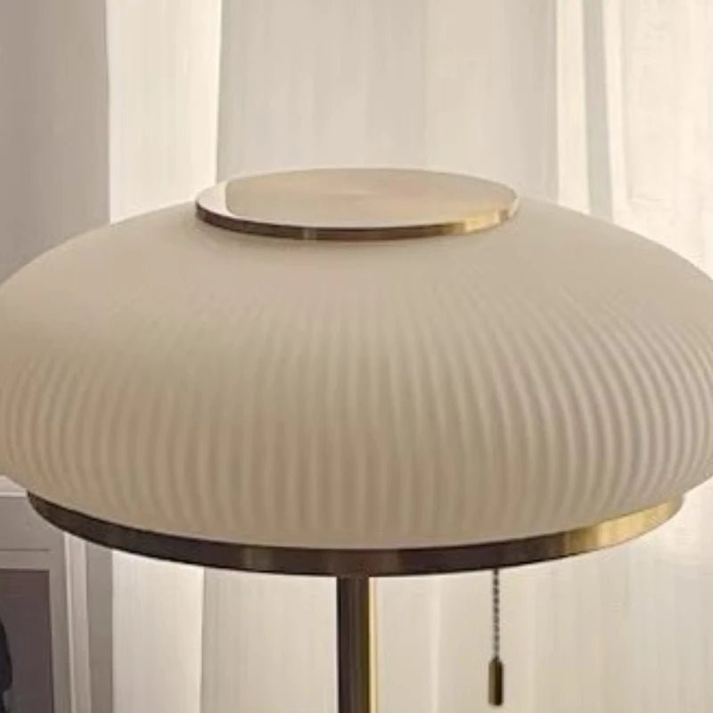 Lampe de table Bauhaus en verre, éclairage d’intérieur simple et cosy - Luminous Place