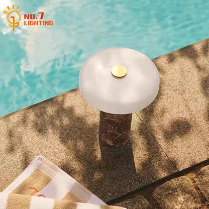 Lampe de table danoise en marbre avec éclairage LED tactile, ambiance cosy - Luminous Place