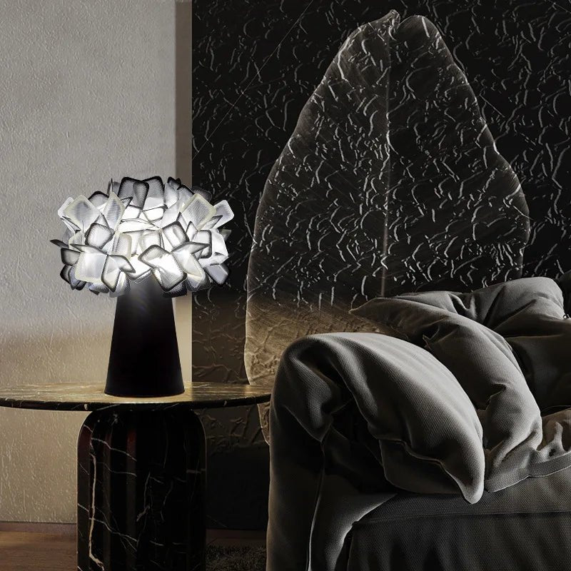Lampe de table design italien à fleurs, éclairage décoratif pour chambre et bureau - Luminous Place