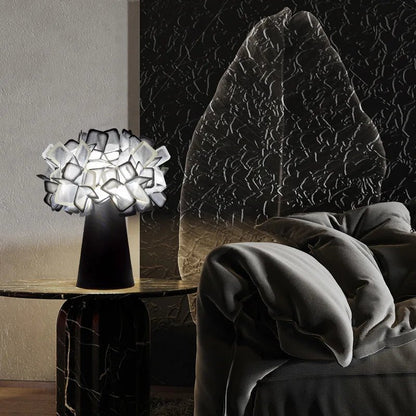 Lampe de table design italien à fleurs, éclairage décoratif pour chambre et bureau - Luminous Place