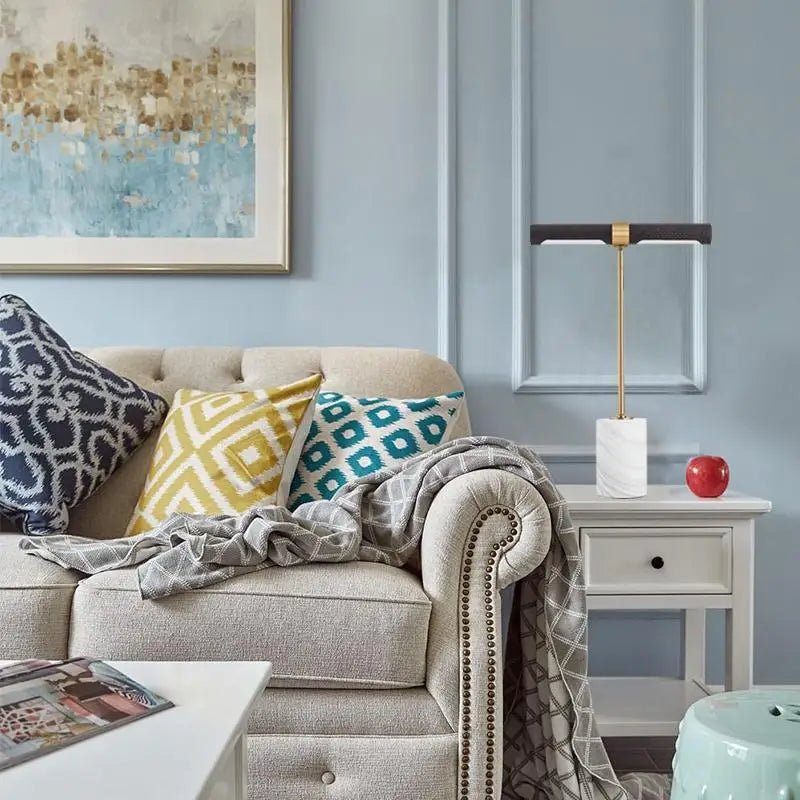 Lampe de table design luxe en cuir et marbre, éclairage intérieur chaleureux - Luminous Place