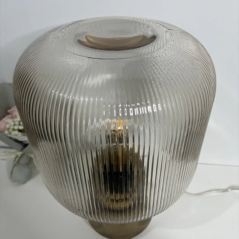 Lampe de table design minimaliste en verre pour lecture intérieure - Luminous Place