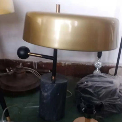 Lampe de table design nordique en marbre, lumière LED chaleureuse pour salon et bureau - Luminous Place