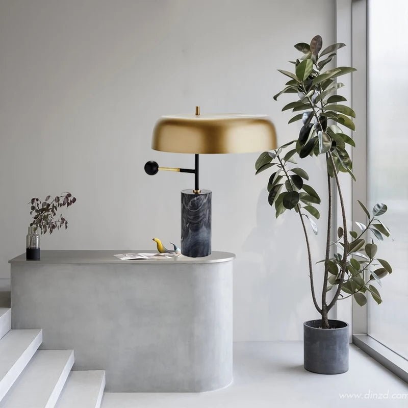 Lampe de table design nordique en marbre, lumière LED chaleureuse pour salon et bureau - Luminous Place