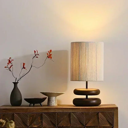 Lampe de table en bois avec abat - jour tissé à la main, ambiance chaleureuse pour chambre et salon - Luminous Place