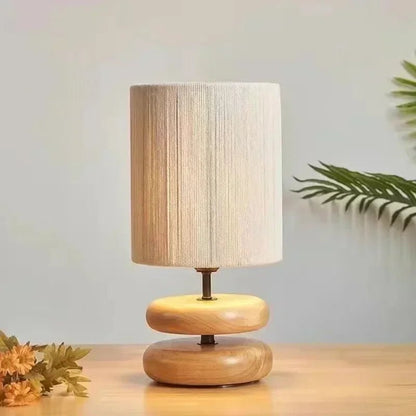 Lampe de table en bois avec abat - jour tissé à la main, ambiance chaleureuse pour chambre et salon - Luminous Place