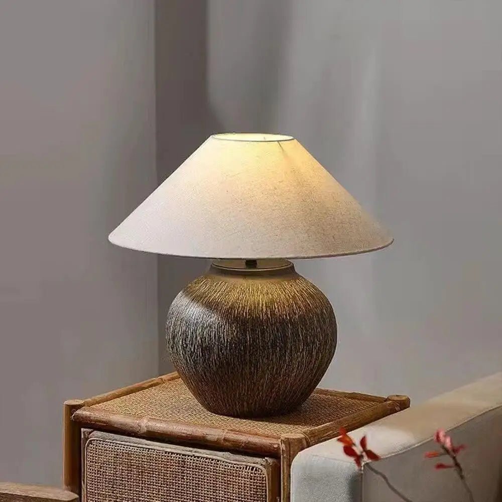 Lampe de table en céramique japonaise avec lumière chaude et abat - jour en tissu - Luminous Place