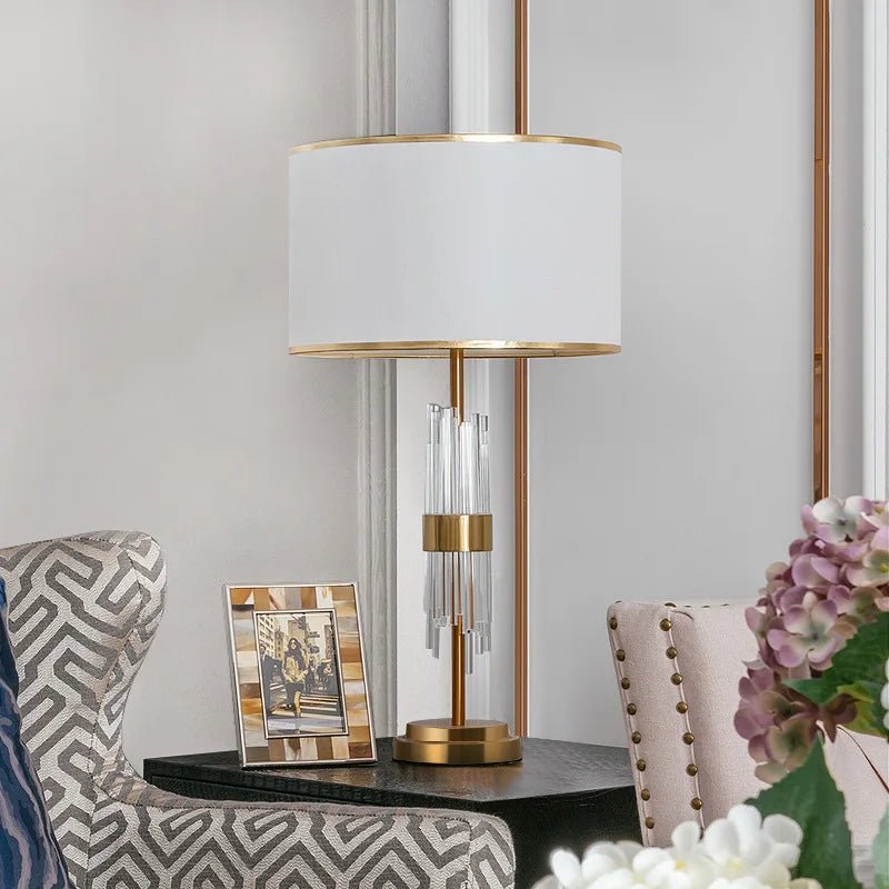 Lampe de table en cristal et fer avec abat - jour en tissu, éclairage LED chaleureux pour chambre et salon - Luminous Place