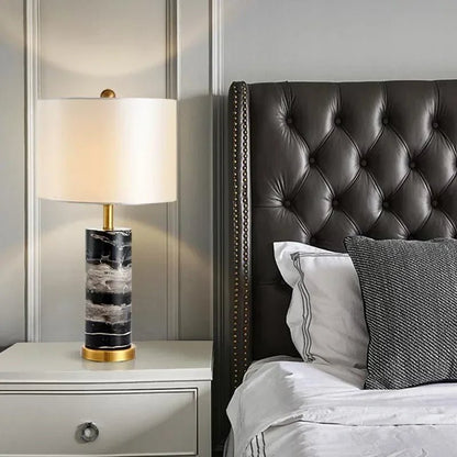 Lampe de table en marbre LED design nordique luxe pour intérieur - Luminous Place