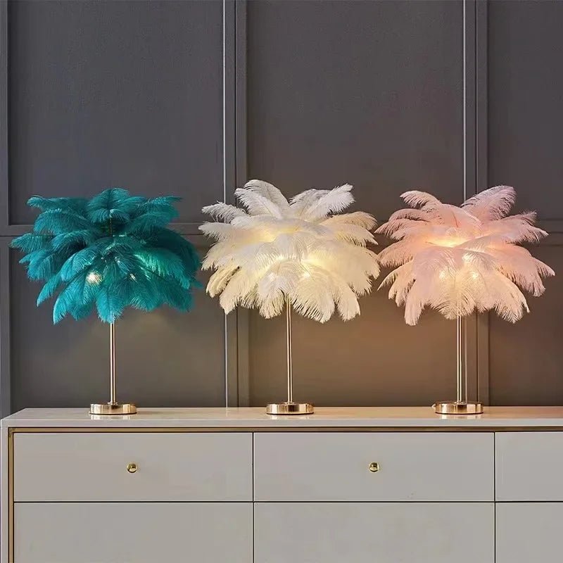 Lampe de table en plumes d'autruche, design nordique moderne, lumière chaude, rose et blanc - Luminous Place