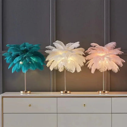 Lampe de table en plumes d'autruche, design nordique moderne, lumière chaude, rose et blanc - Luminous Place