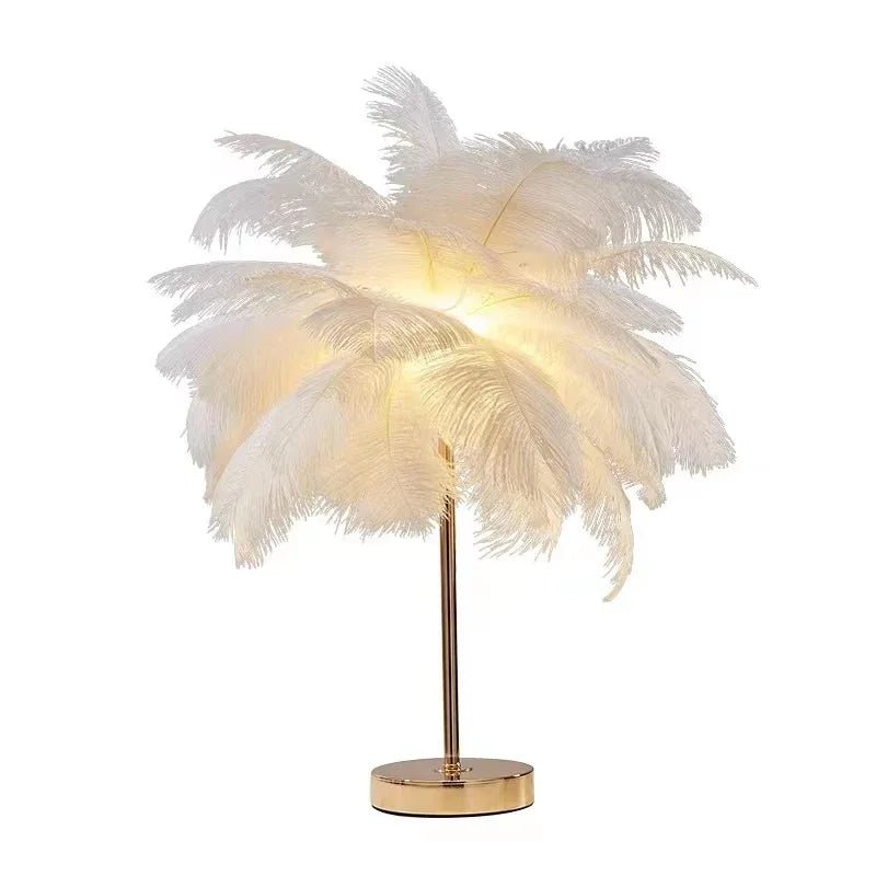 Lampe de table en plumes d'autruche, design nordique moderne, lumière chaude, rose et blanc - Luminous Place