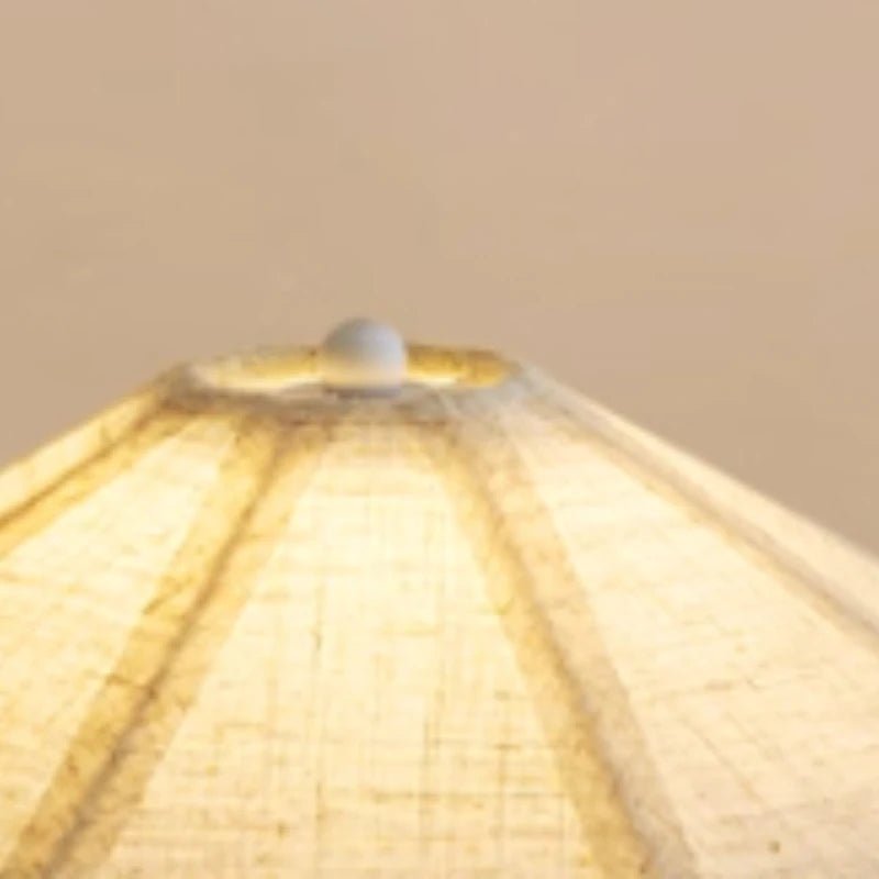 Lampe de table en résine effet marbre, design post - moderne nordique, éclairage intérieur chaleureux - Luminous Place